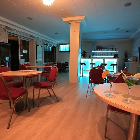 Ciudad De Vacaciones Cala Montjoi * Росас